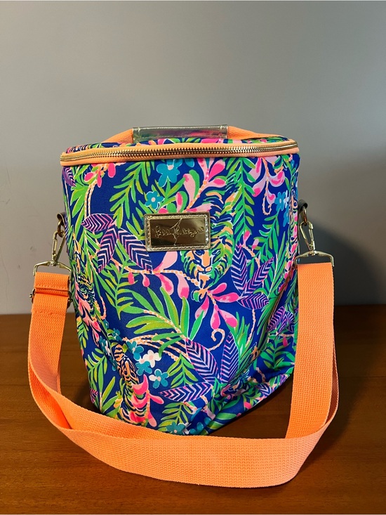 Lilly Pulitzer Handbags - Lilly Pulitzer cooler bag